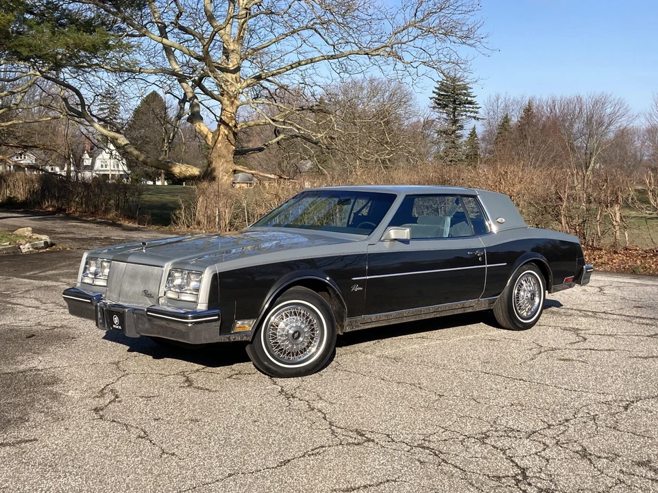 1984 Buick Riviera 4th-7th Gen - Image 2 of 31