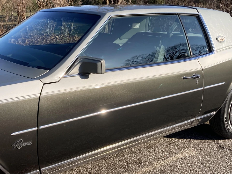 1984 Buick Riviera 4th-7th Gen - Image 23 of 31