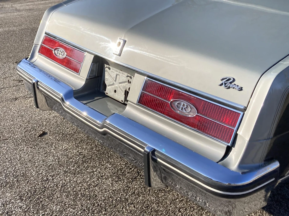 1984 Buick Riviera 4th-7th Gen - Image 30 of 31