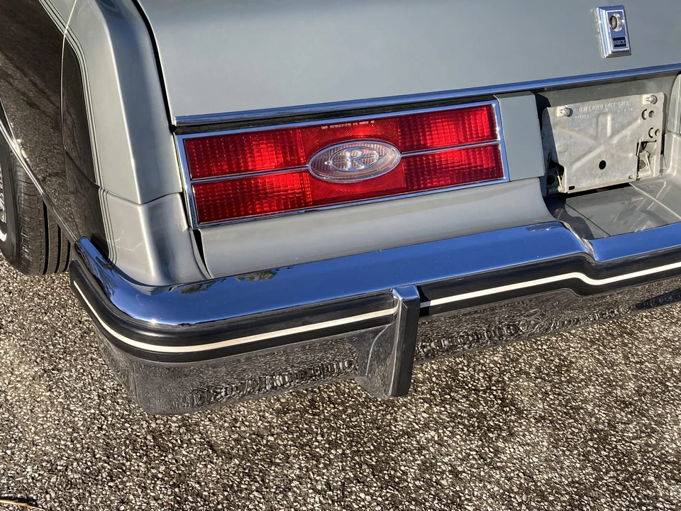 1984 Buick Riviera 4th-7th Gen - Image 29 of 31