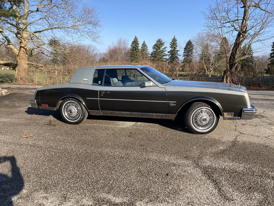 1984 Buick Riviera 4th-7th Gen - Image 10 of 31