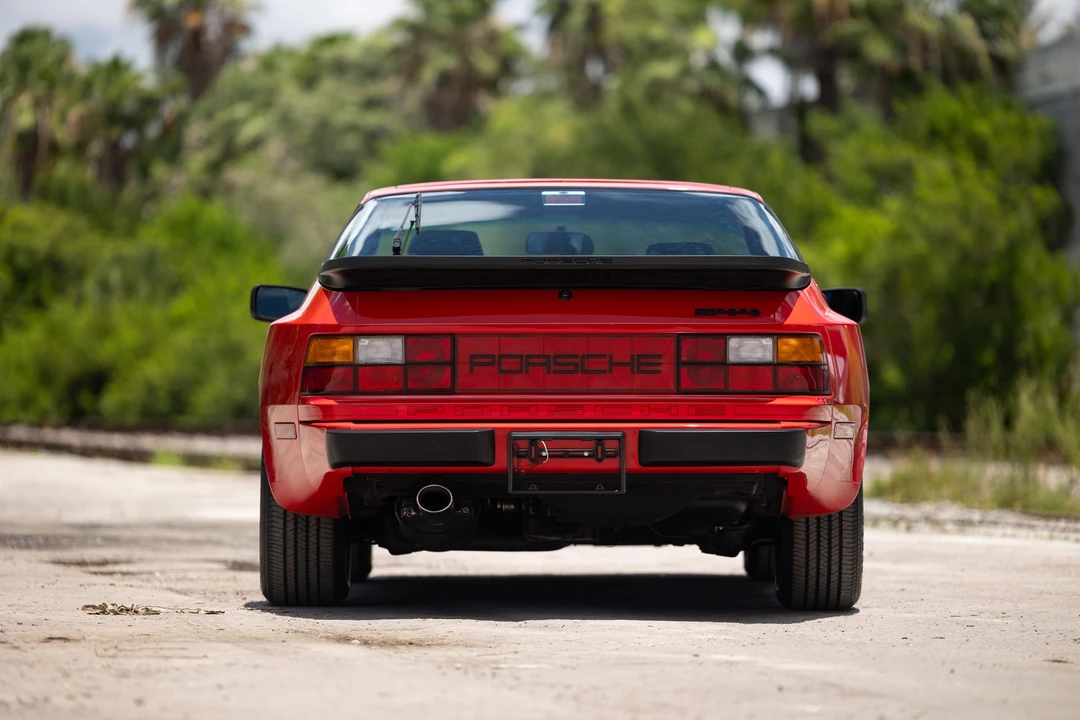 1985 Porsche 944 - Image 17 of 31