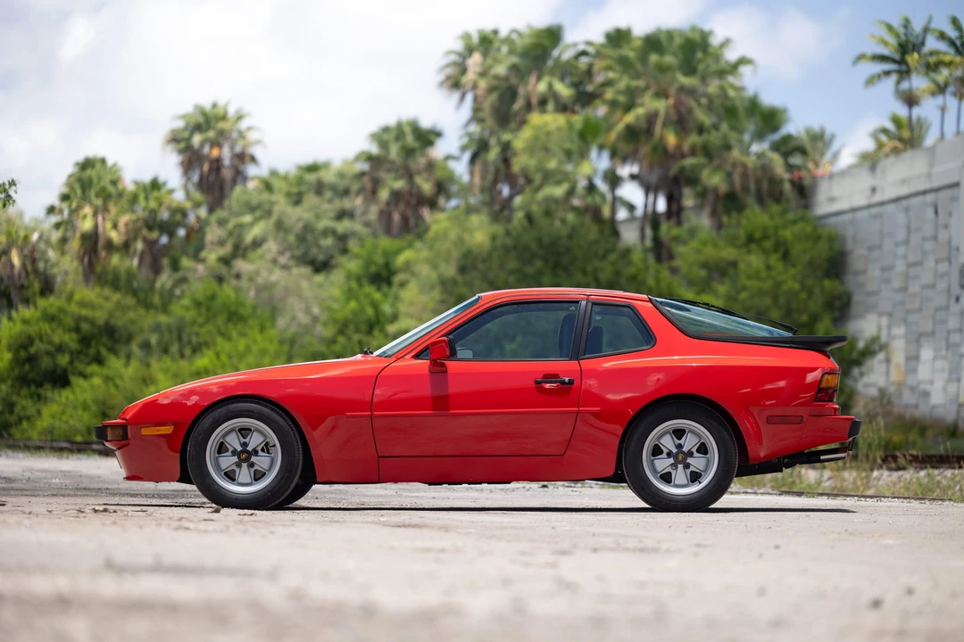 1985 Porsche 944 - Image 11 of 31