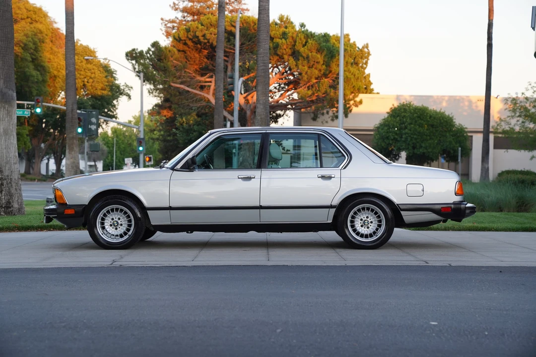 1986 BMW E23 7 Series - Image 24 of 31