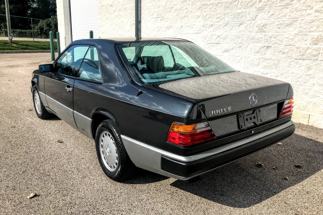 1988 Mercedes-Benz W124 E-Class - Image 3 of 31