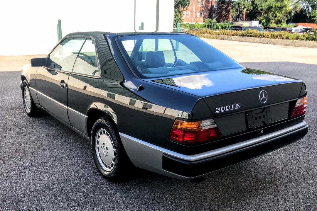 1988 Mercedes-Benz W124 E-Class - Image 11 of 31