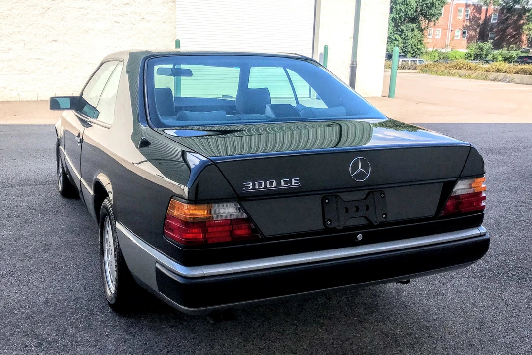 1988 Mercedes-Benz W124 E-Class - Image 13 of 31