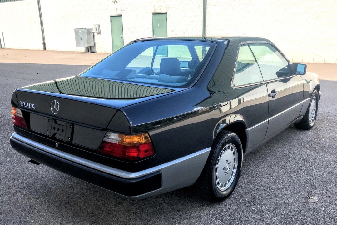 1988 Mercedes-Benz W124 E-Class - Image 15 of 31