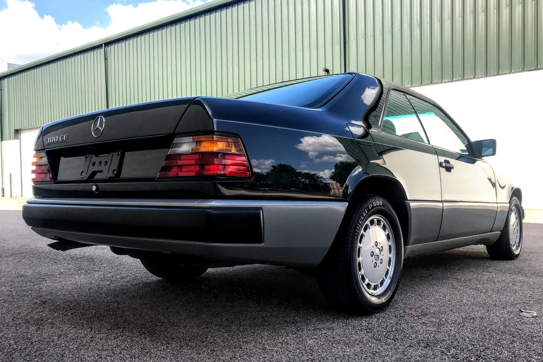 1988 Mercedes-Benz W124 E-Class - Image 17 of 31