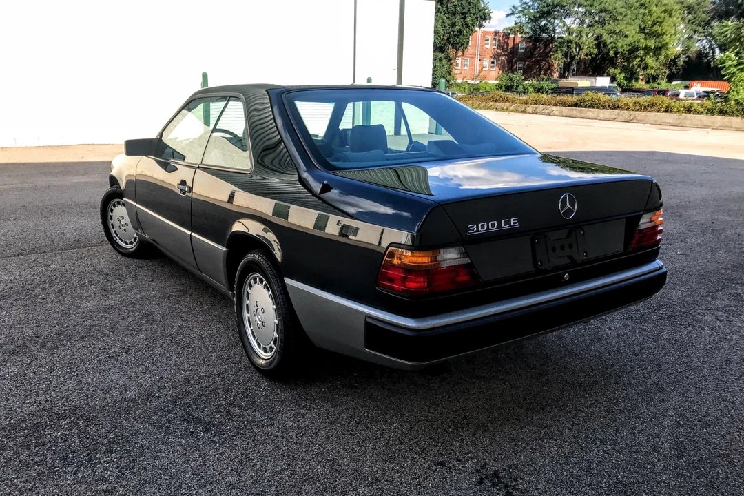 1988 Mercedes-Benz W124 E-Class - Image 25 of 31