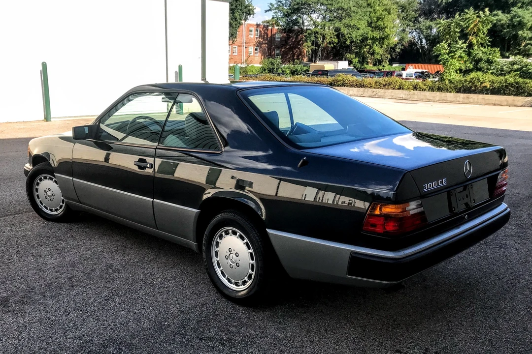 1988 Mercedes-Benz W124 E-Class - Image 26 of 31