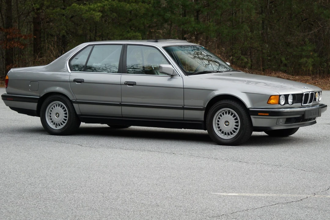 1989 BMW E32 7 Series - Image 9 of 31
