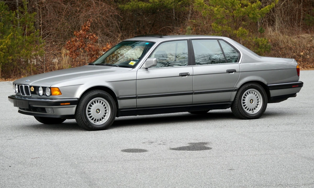 1989 BMW E32 7 Series - Image 2 of 31