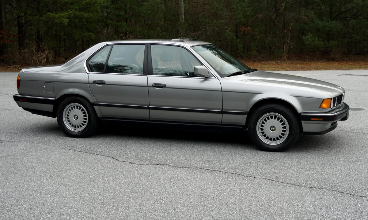 1989 BMW E32 7 Series - Image 10 of 31