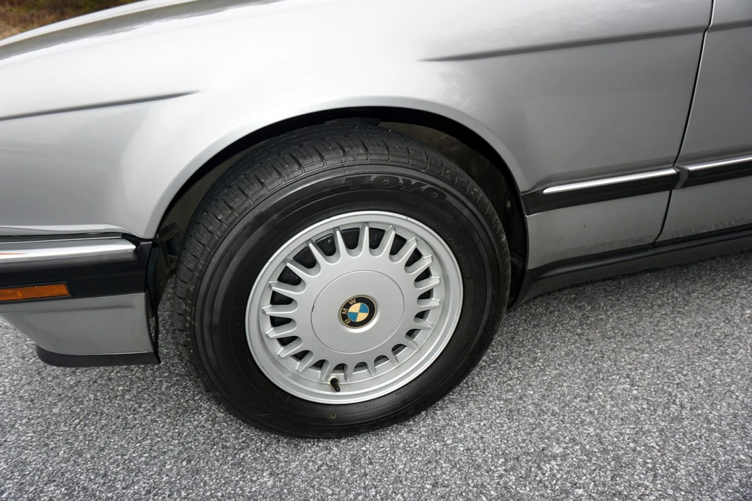 1989 BMW E32 7 Series - Image 22 of 31