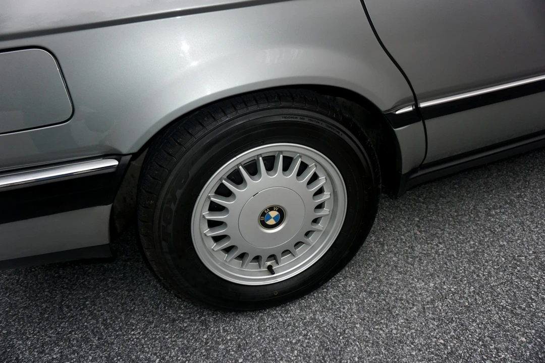 1989 BMW E32 7 Series - Image 19 of 31