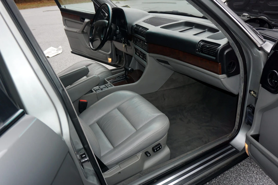 1989 BMW E32 7 Series - Image 25 of 31