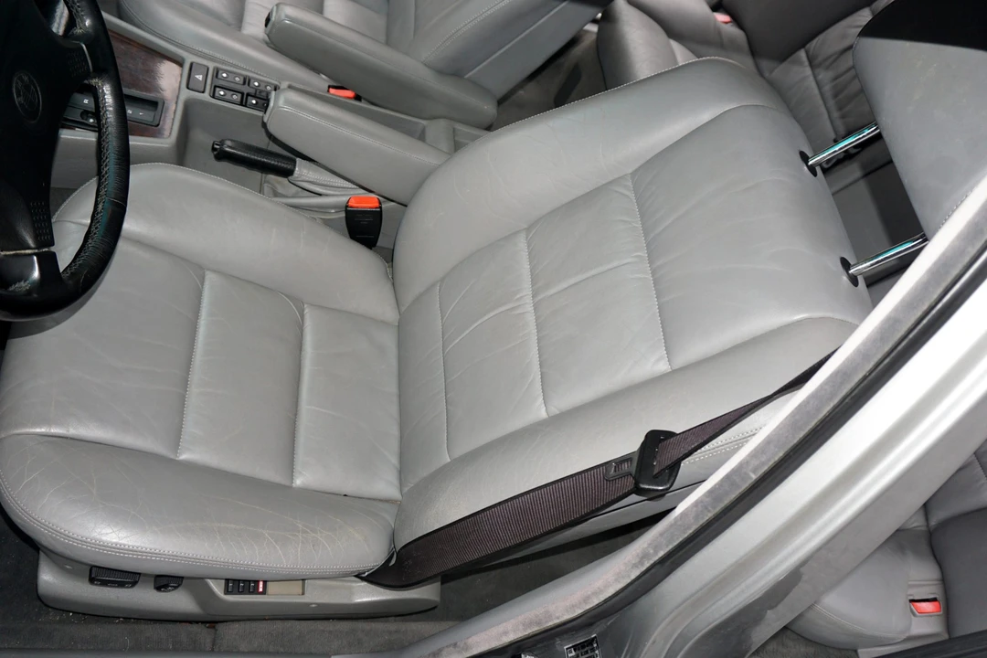 1989 BMW E32 7 Series - Image 24 of 31