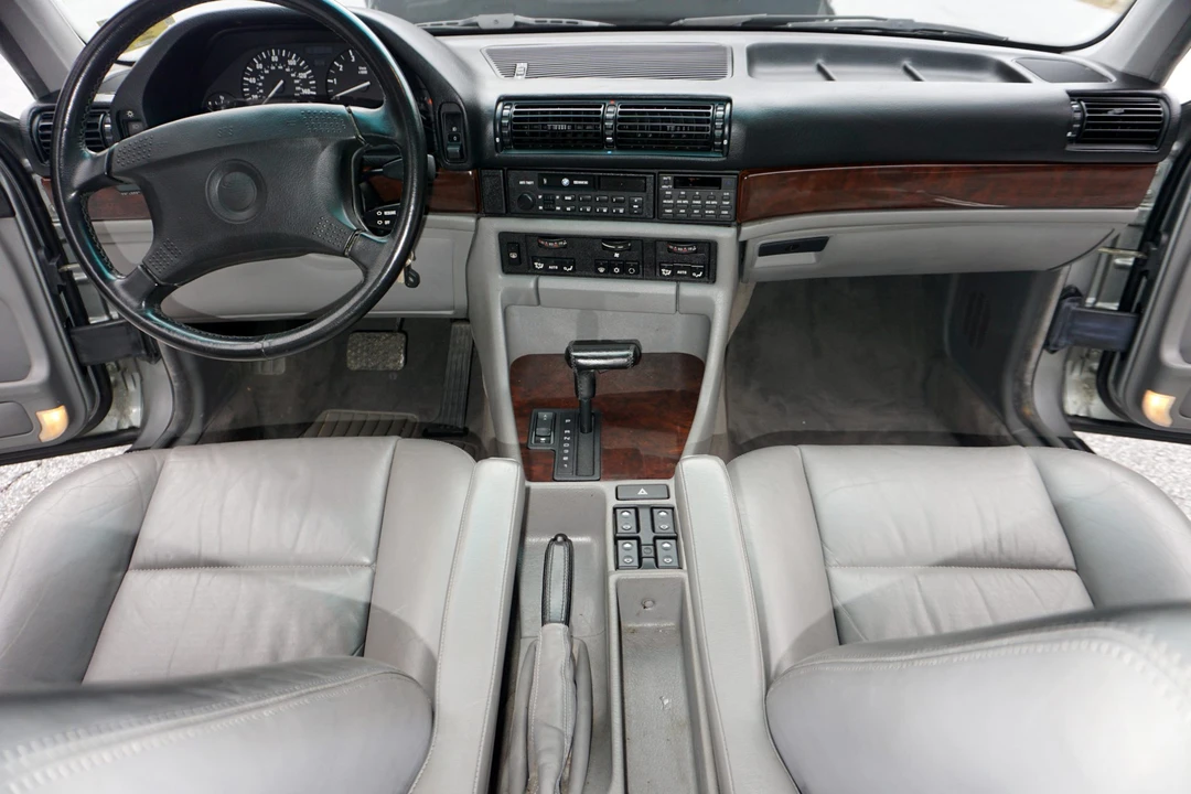 1989 BMW E32 7 Series - Image 28 of 31