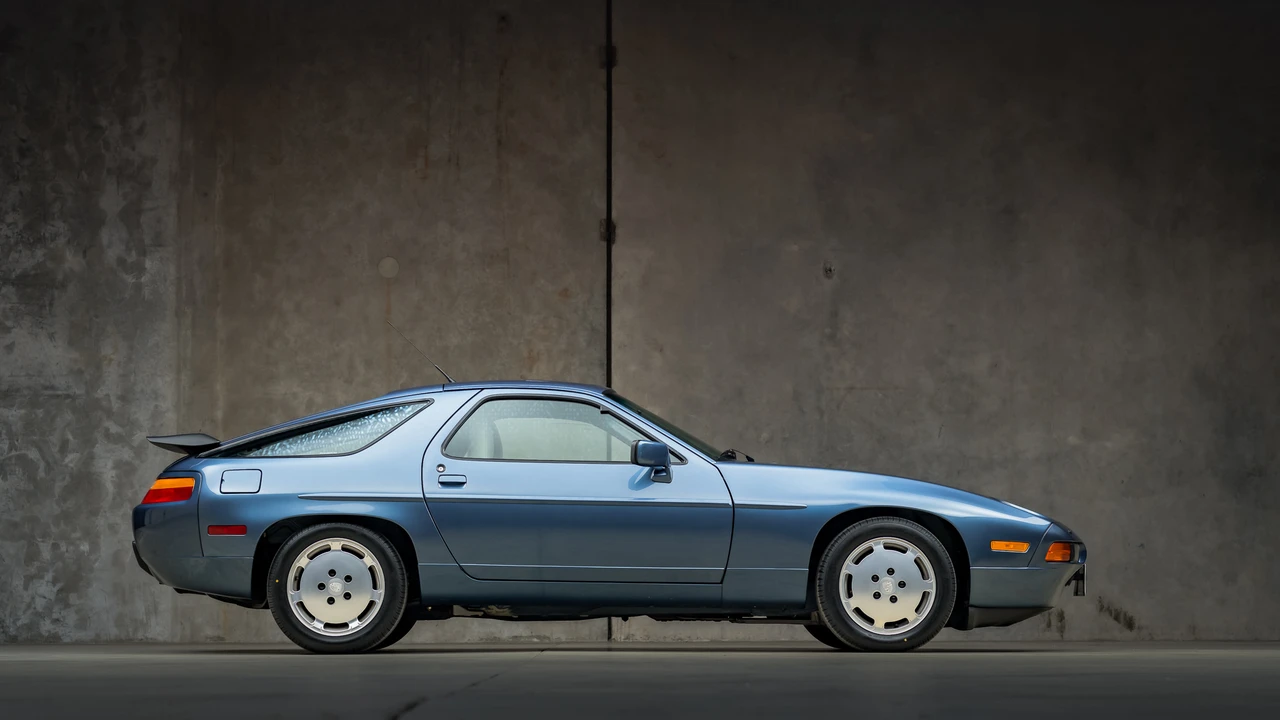 1989 Porsche 928 S4 - Image 16 of 31