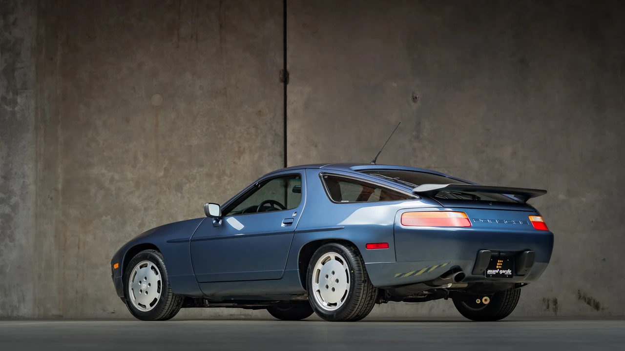 1989 Porsche 928 S4 - Image 8 of 31