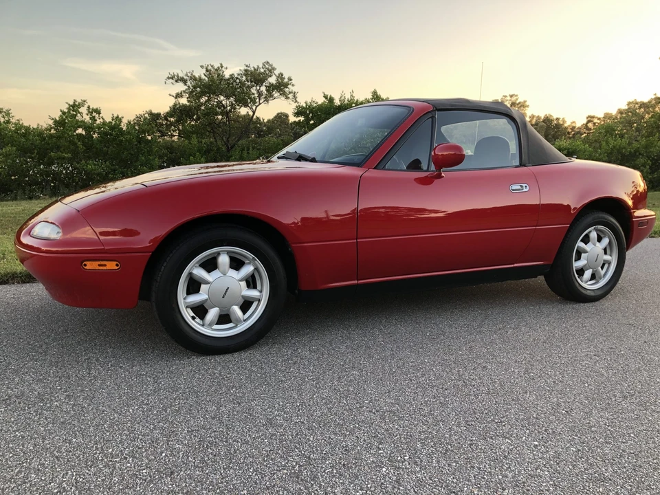 1990 Mazda NA MX-5 Miata - Image 11 of 31