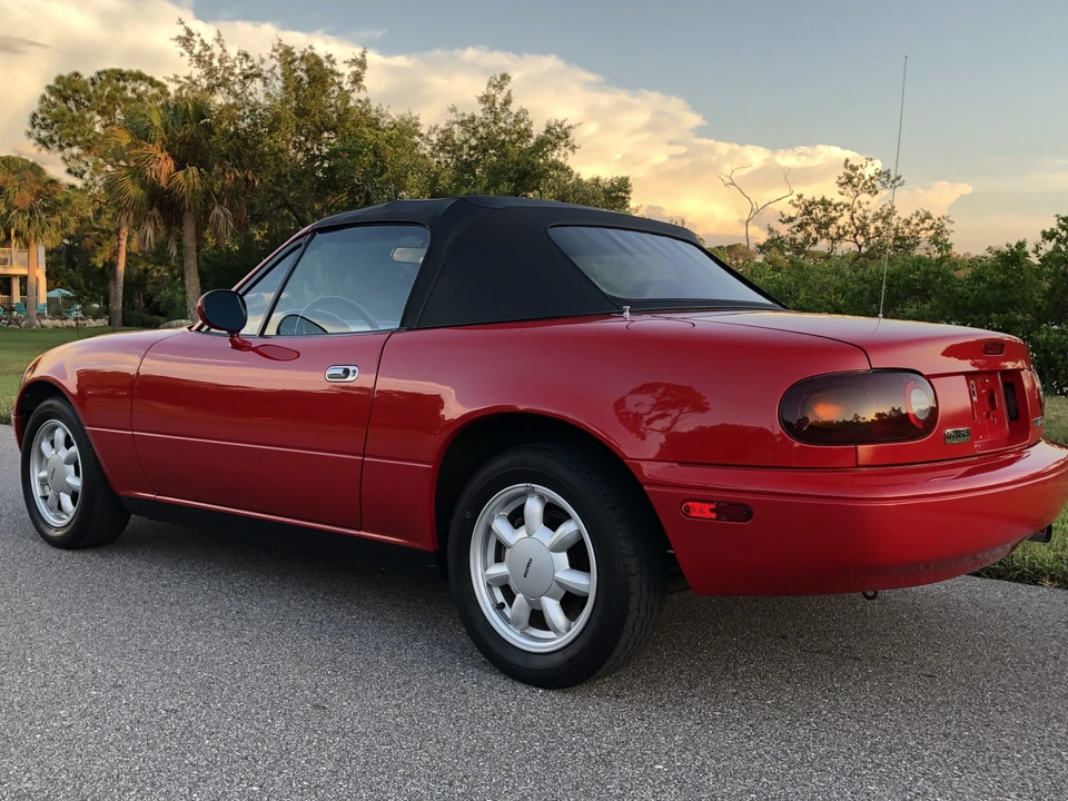 1990 Mazda NA MX-5 Miata - Image 13 of 31