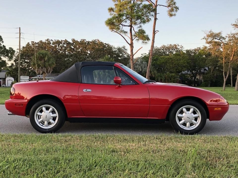 1990 Mazda NA MX-5 Miata - Image 18 of 31