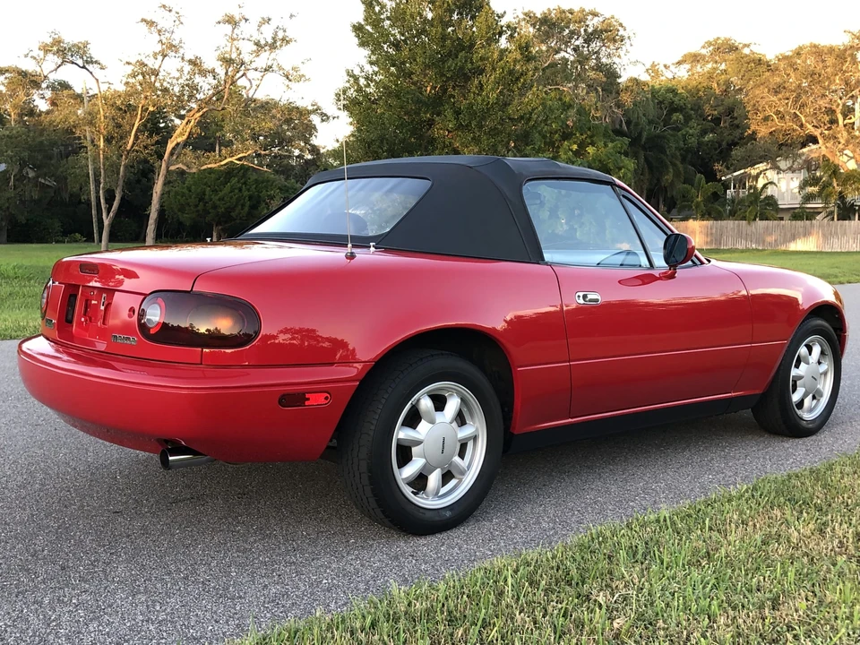 1990 Mazda NA MX-5 Miata - Image 17 of 31