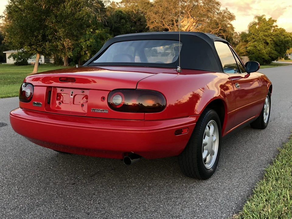 1990 Mazda NA MX-5 Miata - Image 16 of 31