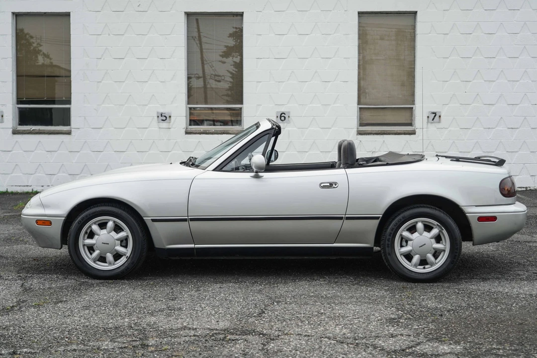 1990 Mazda NA MX-5 Miata - Image 3 of 31