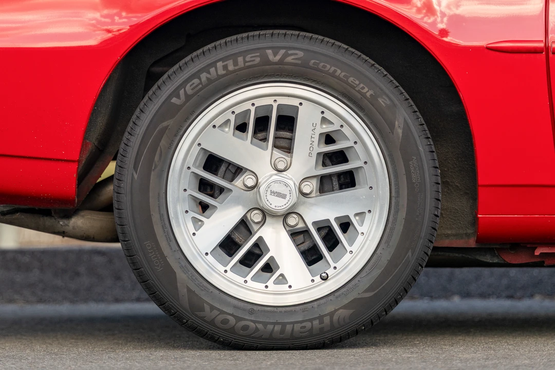 1990 Pontiac Firebird Formula 3rd Gen - Image 26 of 31