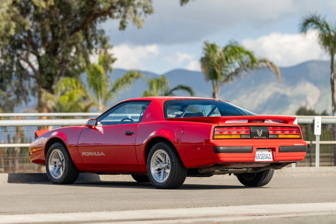 1990 Pontiac Firebird Formula 3rd Gen - Image 6 of 31