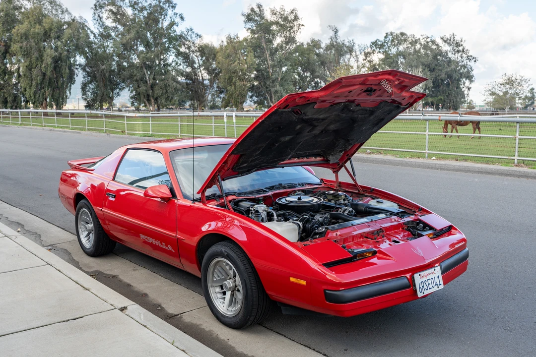 1990 Pontiac Firebird Formula 3rd Gen - Image 11 of 31