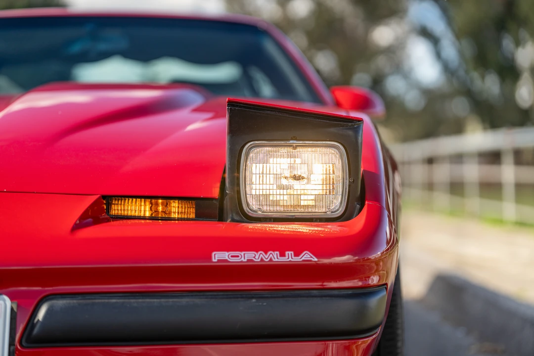 1990 Pontiac Firebird Formula 3rd Gen - Image 23 of 31