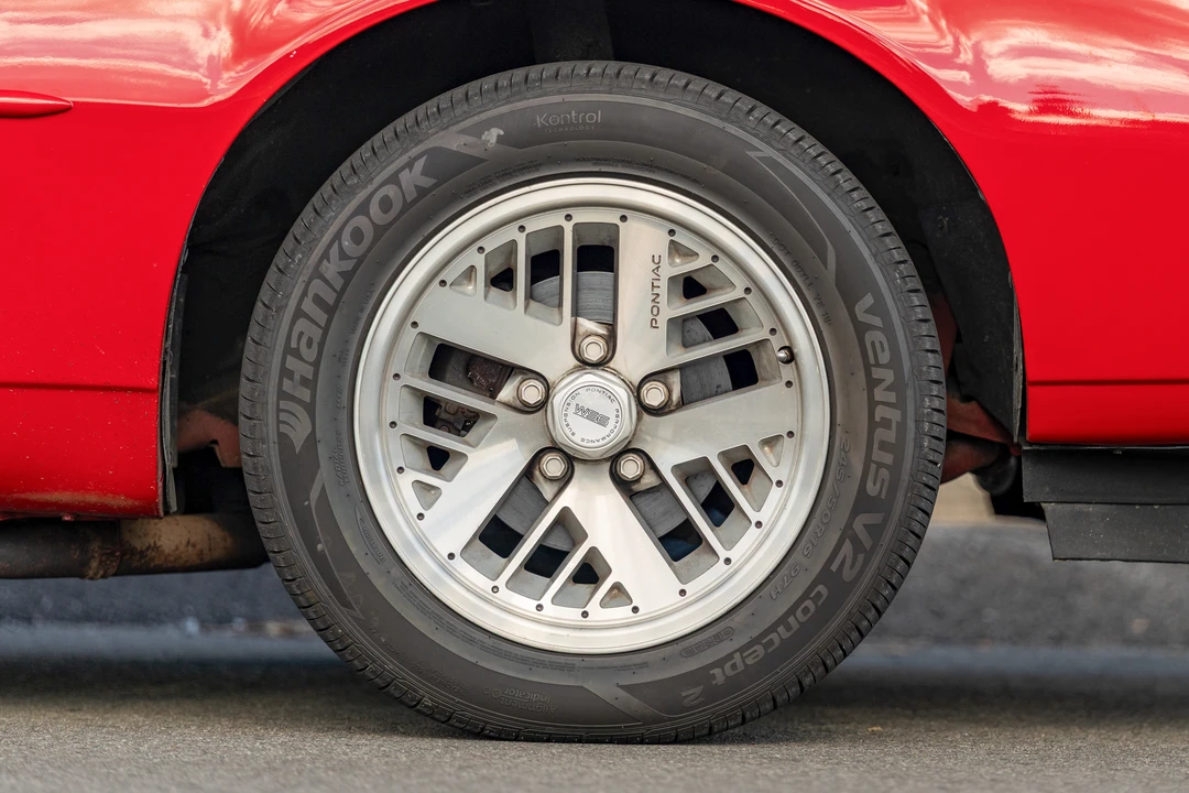 1990 Pontiac Firebird Formula 3rd Gen - Image 27 of 31
