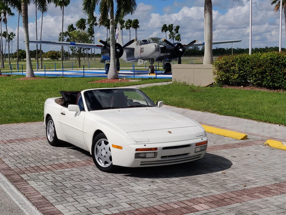 1990 Porsche 944 S2 - Image 2 of 31
