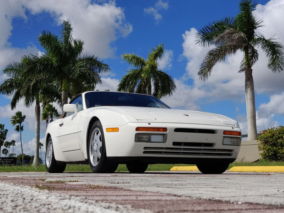 1990 Porsche 944 S2 - Image 7 of 31