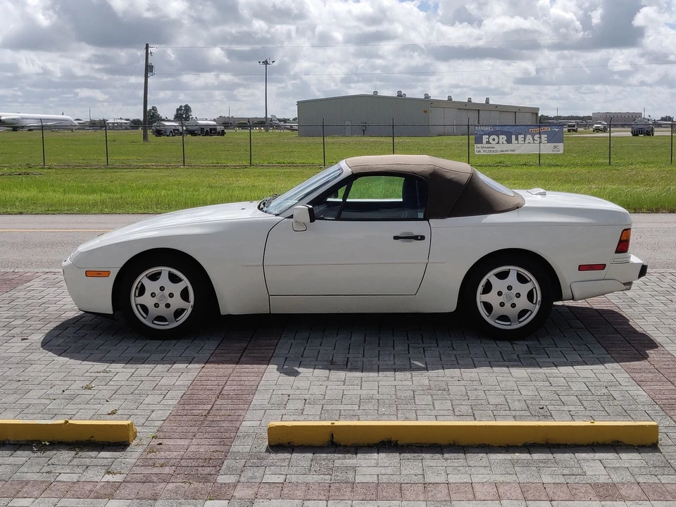 1990 Porsche 944 S2 - Image 13 of 31
