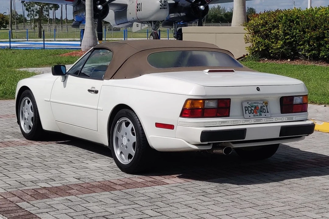 1990 Porsche 944 S2 - Image 15 of 31