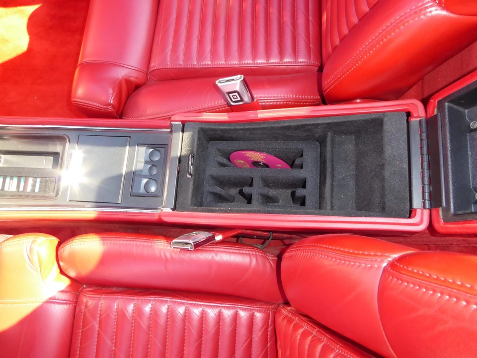 1991 Buick Reatta - Image 27 of 31