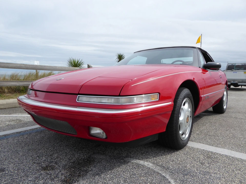 1991 Buick Reatta - Image 4 of 31