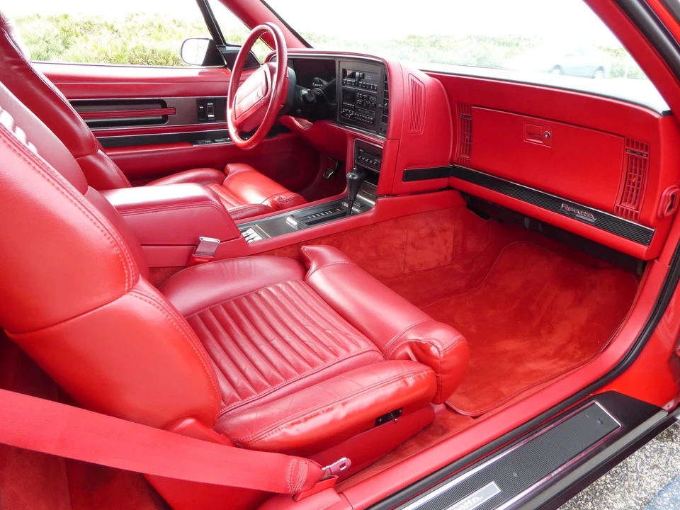 1991 Buick Reatta - Image 23 of 31