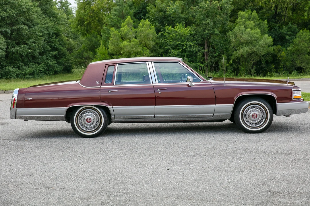1991 Cadillac Brougham - Image 11 of 31