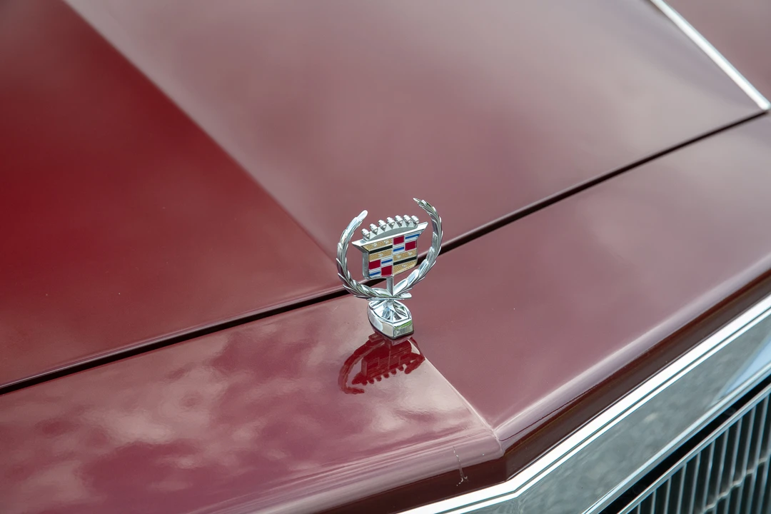 1991 Cadillac Brougham - Image 25 of 31