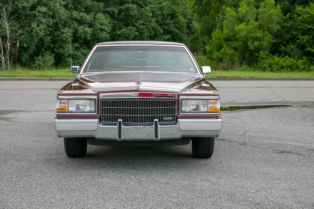 1991 Cadillac Brougham - Image 14 of 31