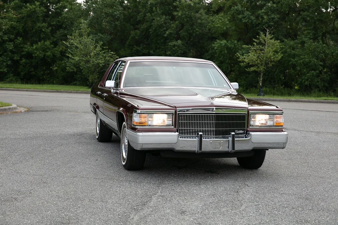 1991 Cadillac Brougham - Image 6 of 31