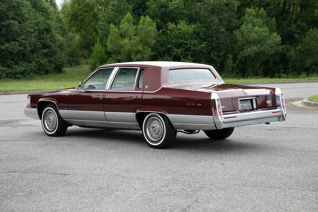 1991 Cadillac Brougham - Image 15 of 31