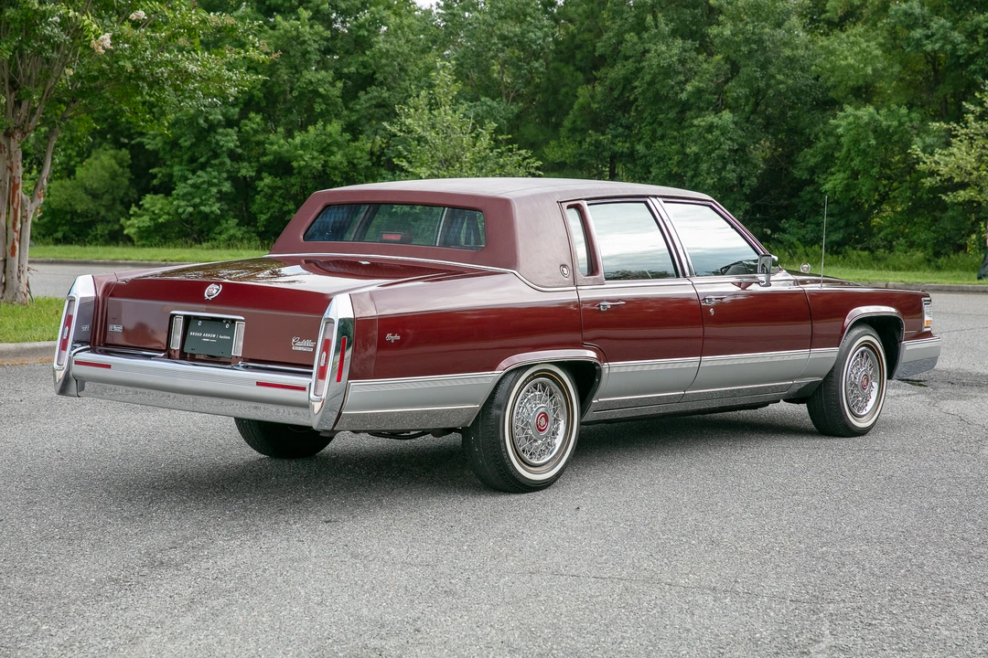1991 Cadillac Brougham - Image 19 of 31
