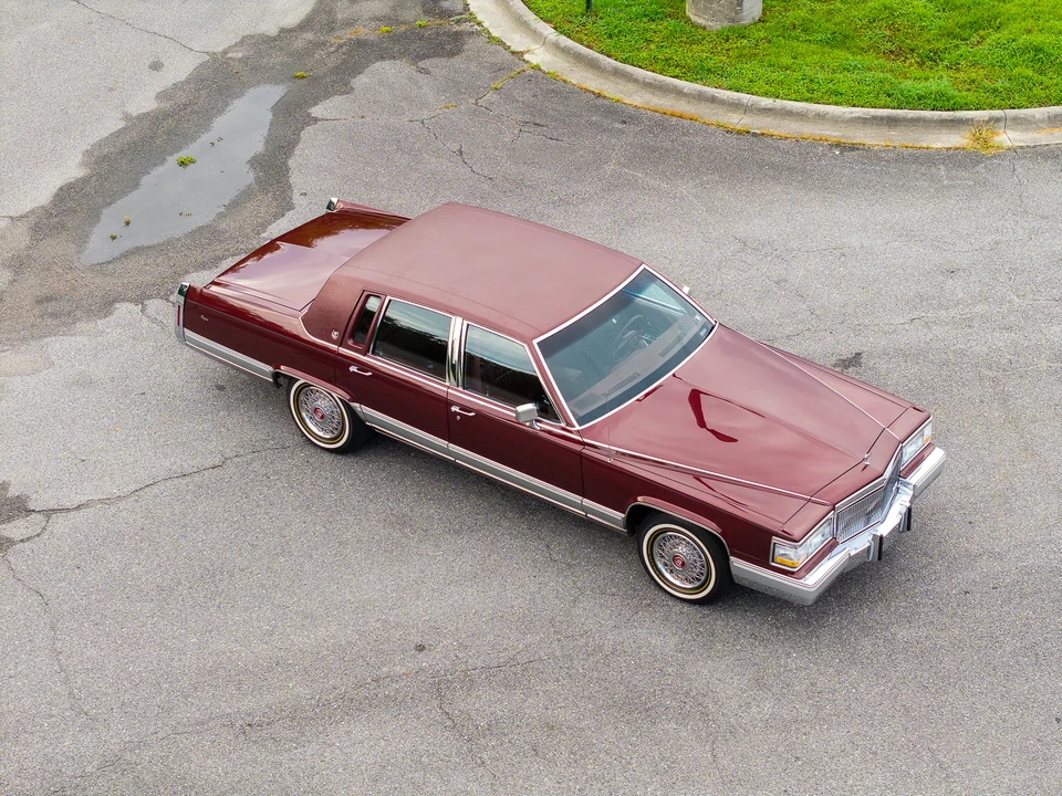 1991 Cadillac Brougham - Image 21 of 31